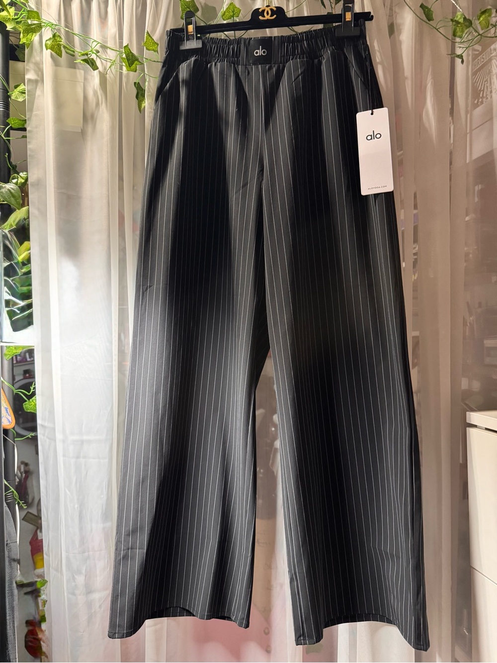 NWT ALO Pinstripe Daylight Boxer Pant in Blk/ Titanium - S (Regular) - Picture 2 of 7